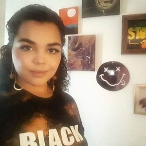 Meet your Posher, Kayla